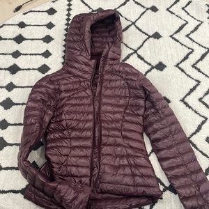 Lululemon thin puffer jacket, burgundy